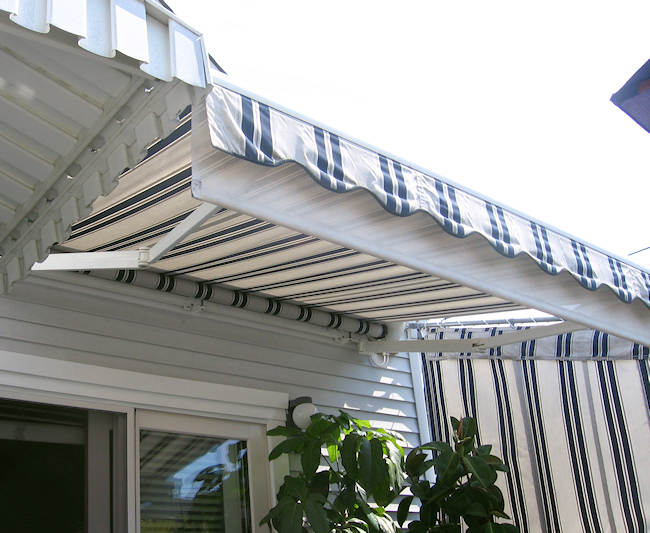 Retractable Awning With Drop Valance